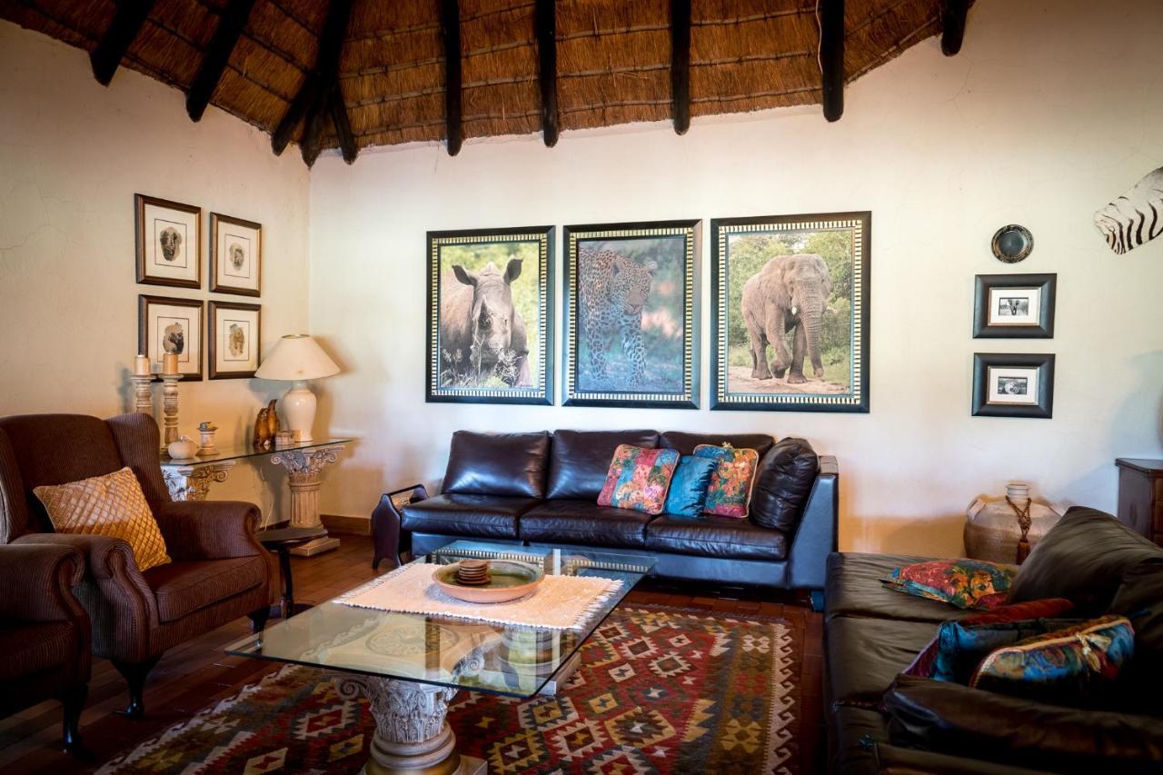 Umkumbe Safari Lodge Riverside Скукуза Экстерьер фото